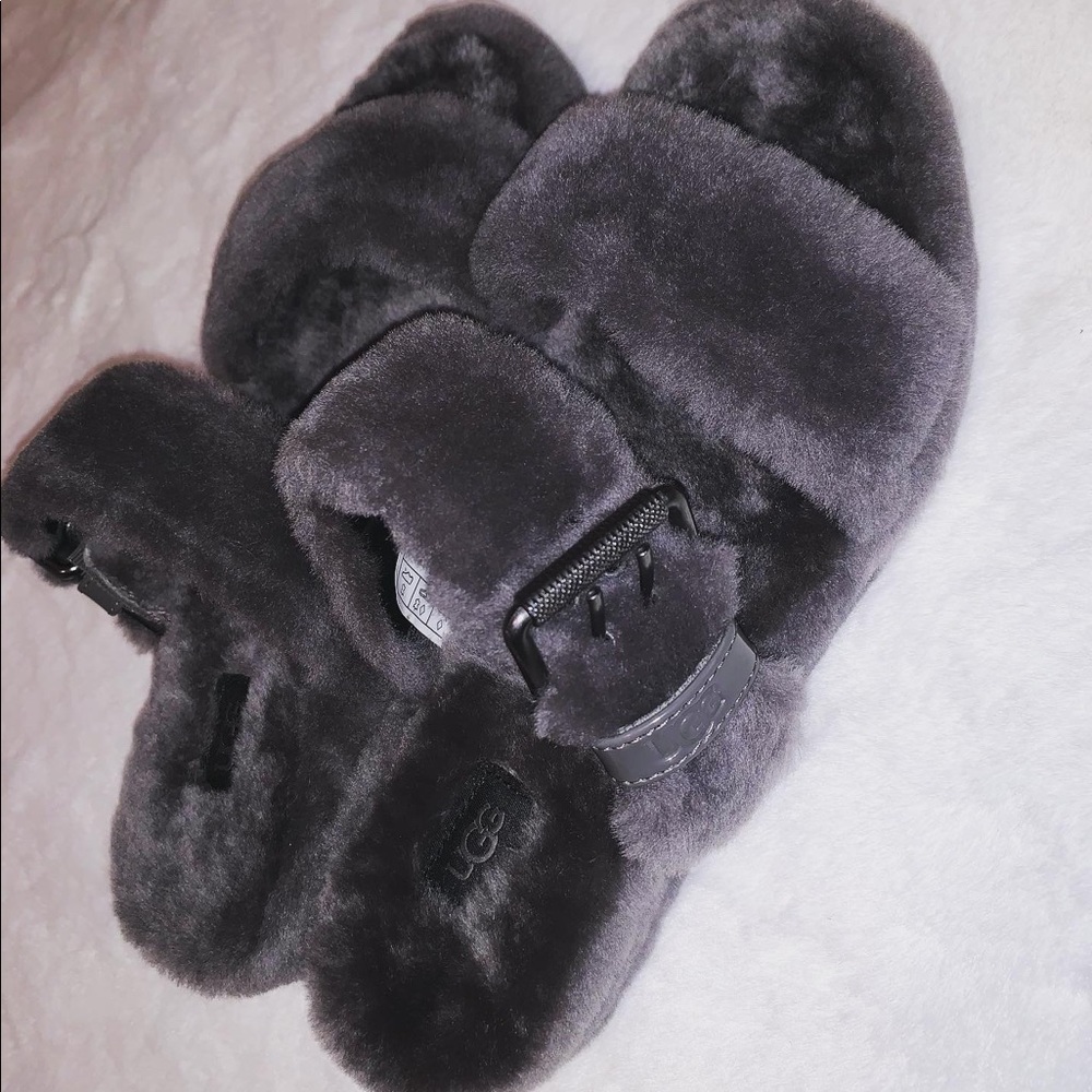 BNWOT UGGS slides